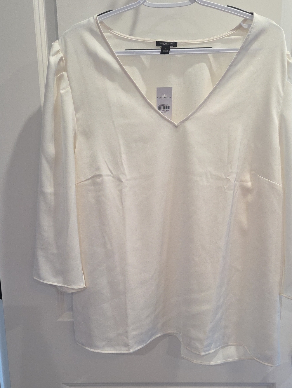 Ann Taylor Cream V-Neck Long-Sleeve Silky Blouse